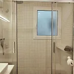 F3- Spacious 2 Bedroom. Sarria - Hospital Clinic Apartamento Barcelona