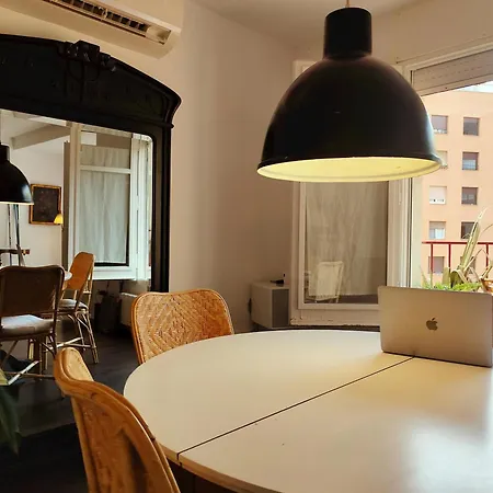 Apartamento F3- Spacious 2 Bedroom. Sarria - Hospital Clinic Barcelona
