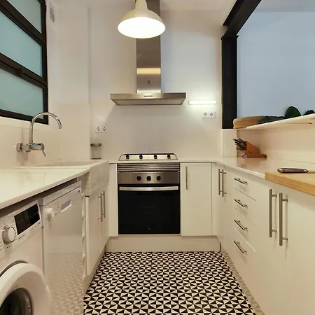 Apartamento F3- Spacious 2 Bedroom. Sarria - Hospital Clinic