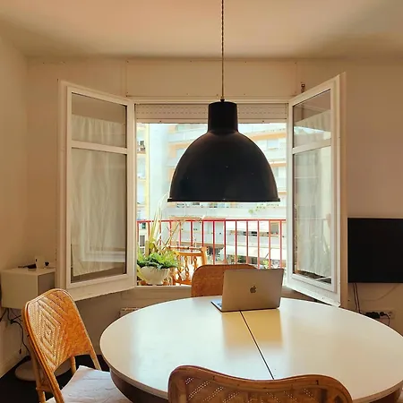 F3- Spacious 2 Bedroom. Sarria - Hospital Clinic *