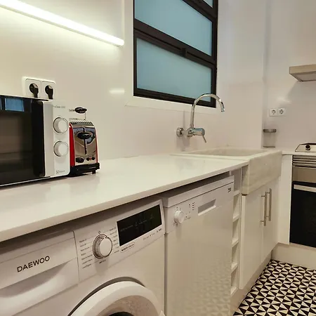 F3- Spacious 2 Bedroom. Sarria - Hospital Clinic