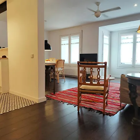 Apartmán F3- Spacious 2 Bedroom. Sarria - Hospital Clinic *