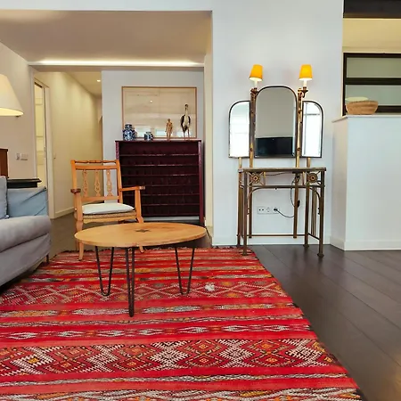 F3- Spacious 2 Bedroom. Sarria - Hospital Clinic *